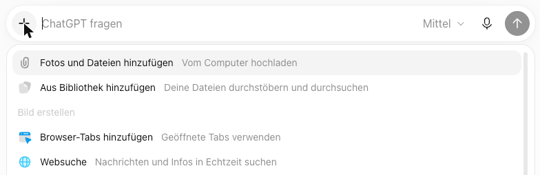 Screenshot von ChatGPT: geöffnetes Plus-Menü im Eingabefeld mit dem Eintrag „Fotos und Dateien hinzufügen“